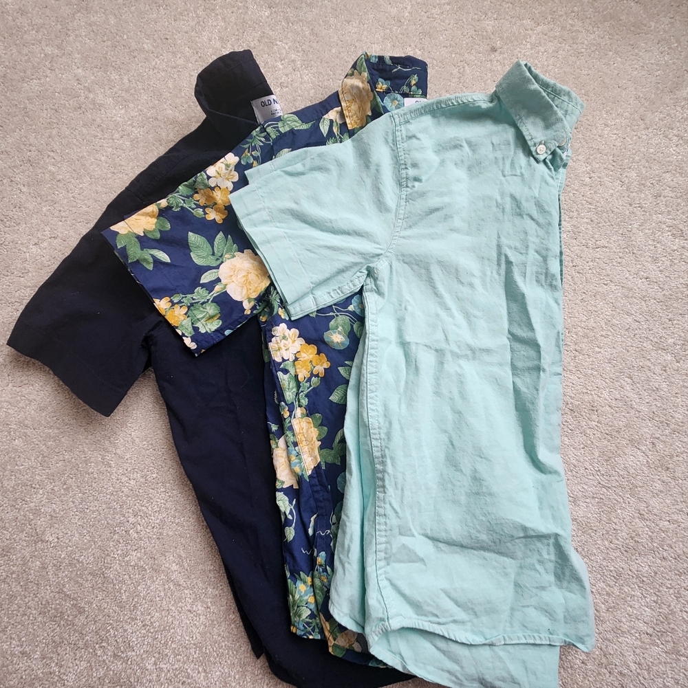 Old Navy Floral and Solid Shirts Bundle - Picture 2 of 5